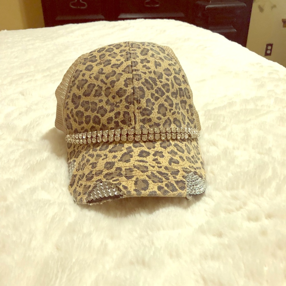 Distressed Leopard Hat w Rhinestones 💎